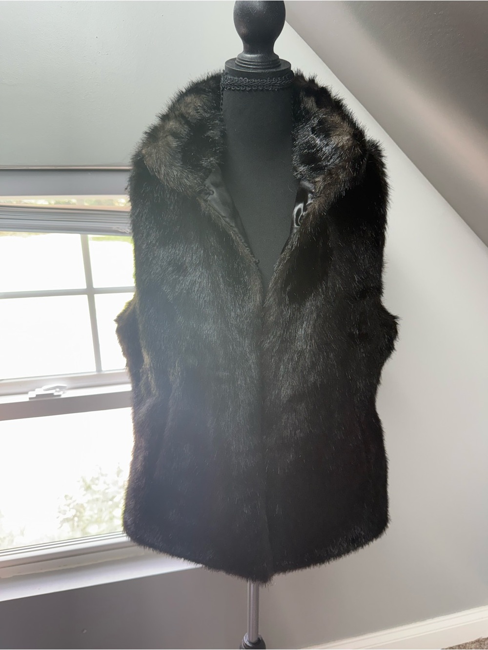 Simply Vera Vera Wang Black Faux Fur Vest